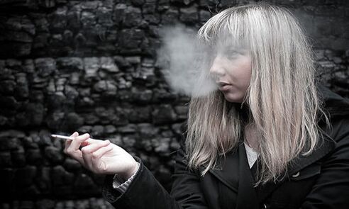 what is the dream of a woman who smokes